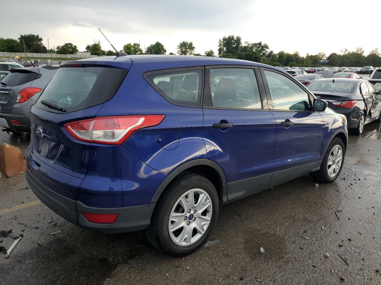 2013 Ford Escape S - Фото 3