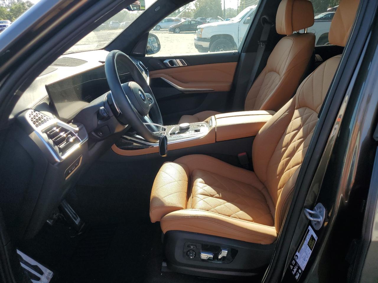 2024 BMW X7 xDrive40I - Image 7