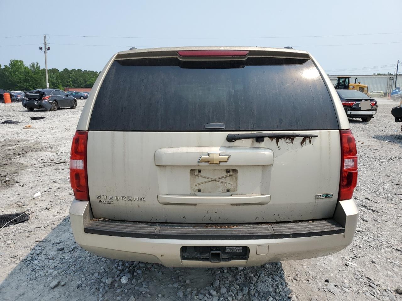 2010 Chevrolet Suburban C1500 Ls - Image 6