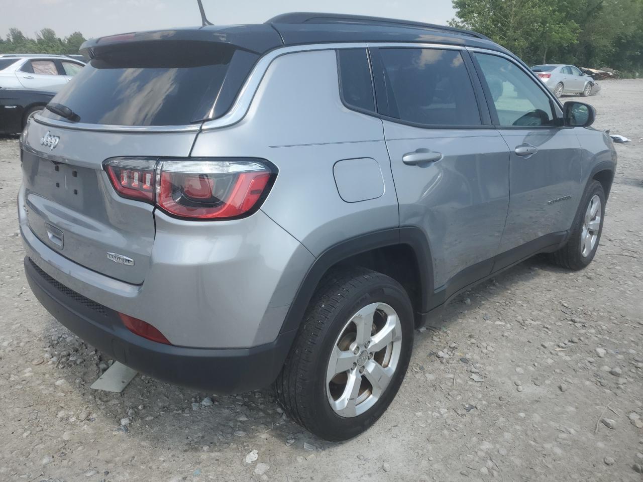 2018 Jeep Compass Latitude - Image 3