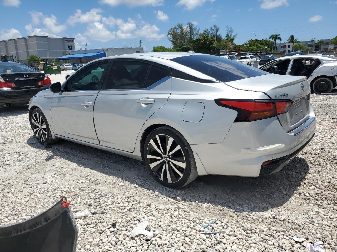 2021 Nissan Altima Sr - Фото 2