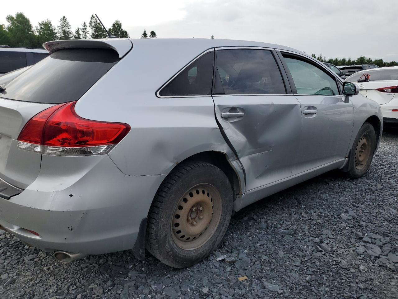2011 Toyota Venza - Image 3