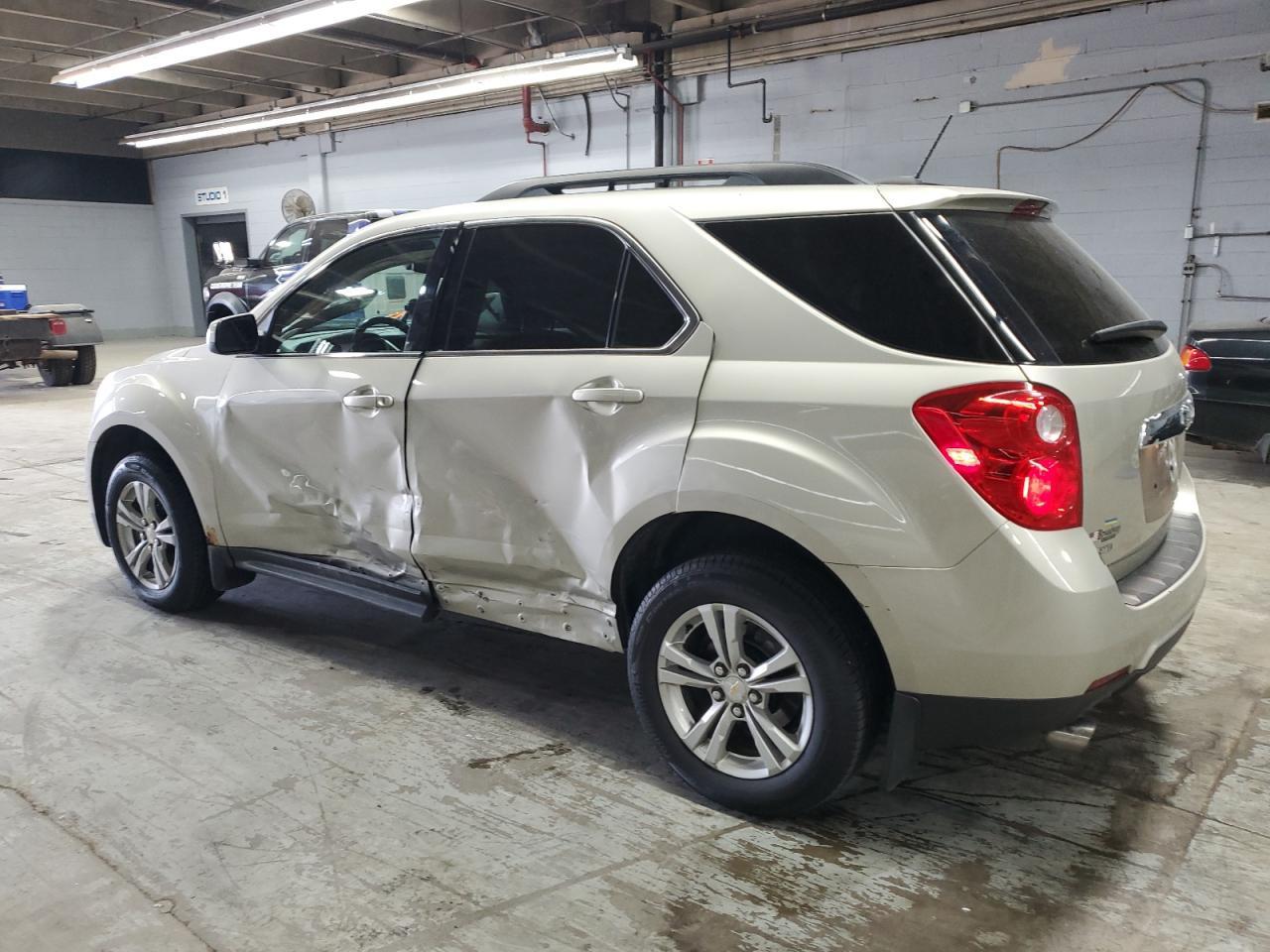 2015 Chevrolet Equinox Lt - Image 2
