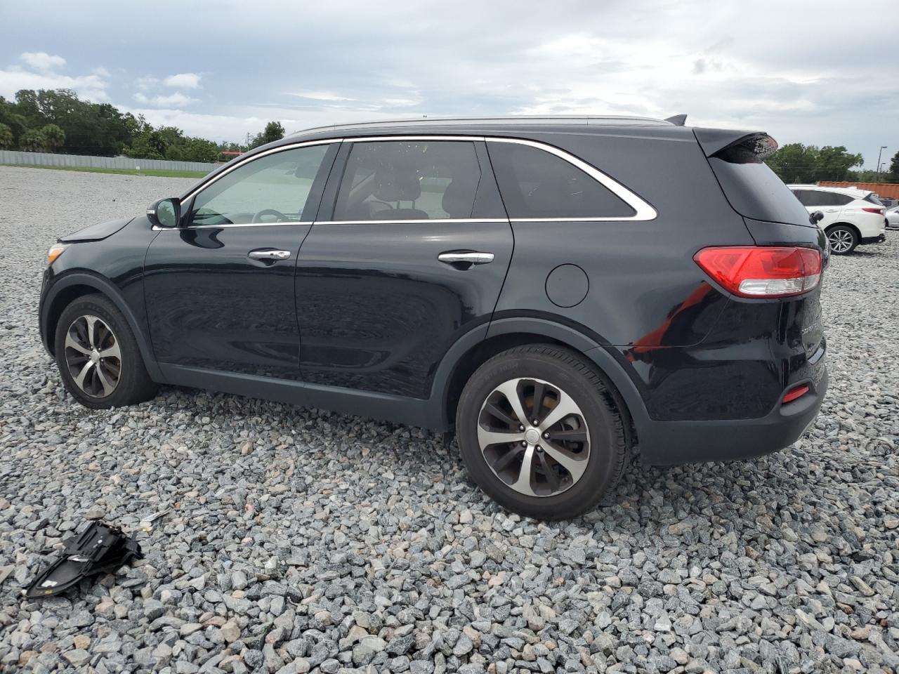 2016 Kia Sorento Ex - Image 2