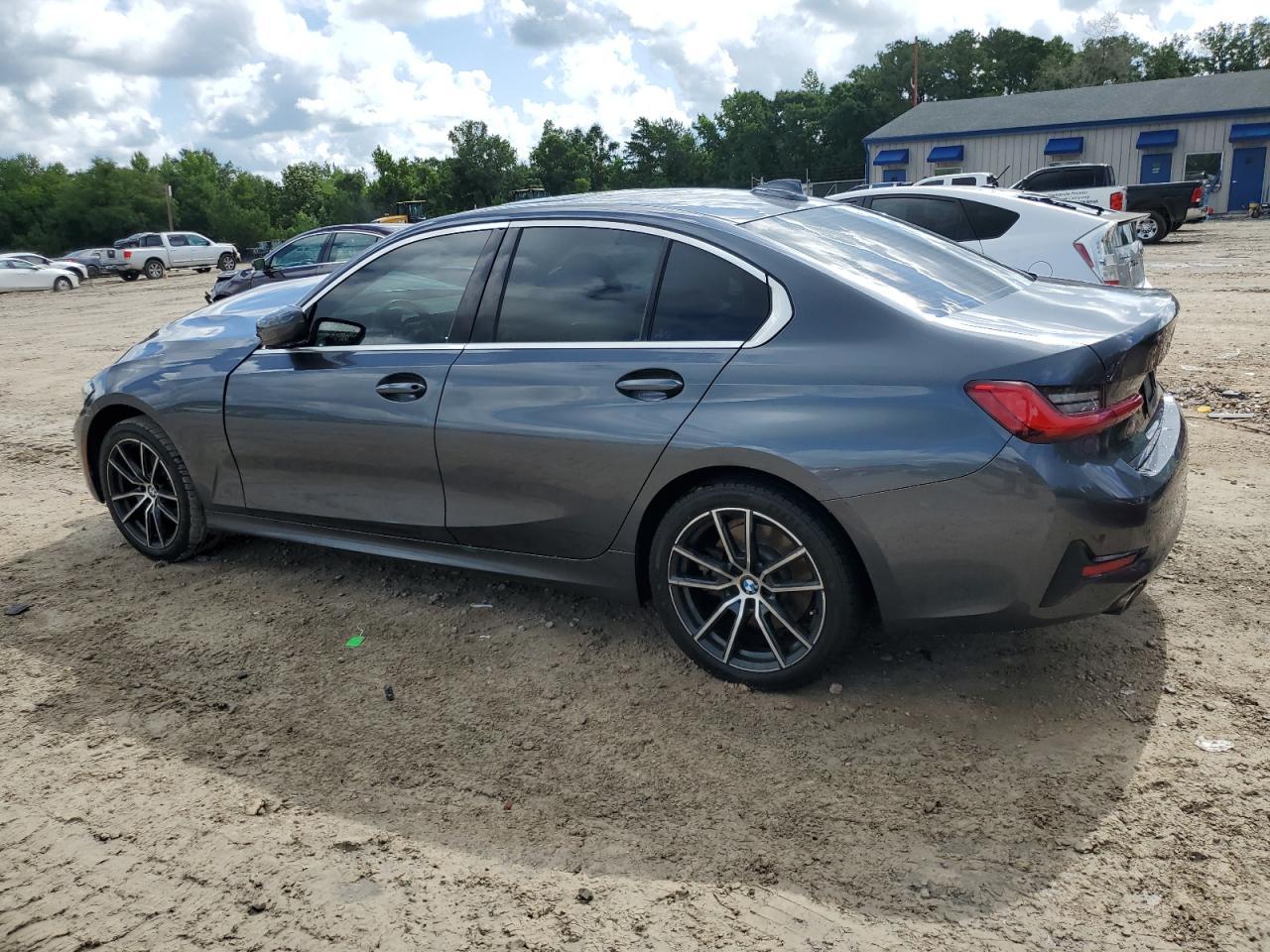 2019 BMW 330I - Фото 2