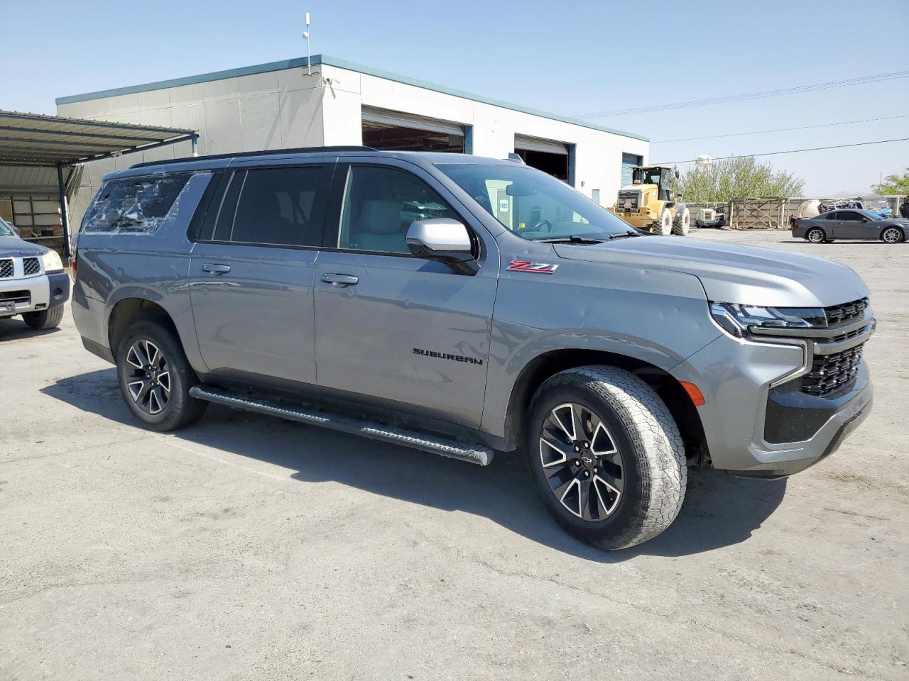 2022 Chevrolet Suburban K1500 Z71 - Фото 4