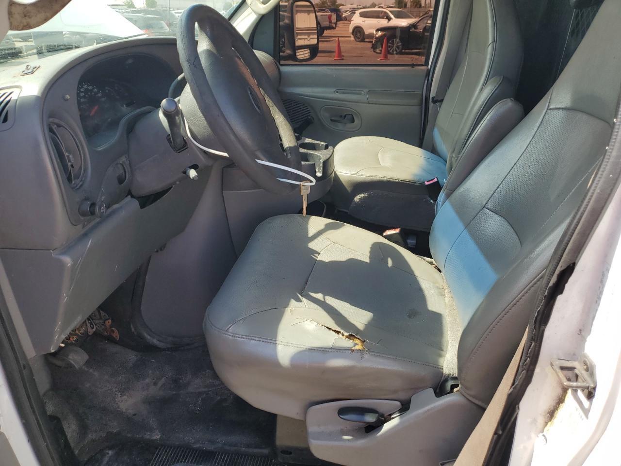 2008 Ford Econoline E250 Van - Image 7