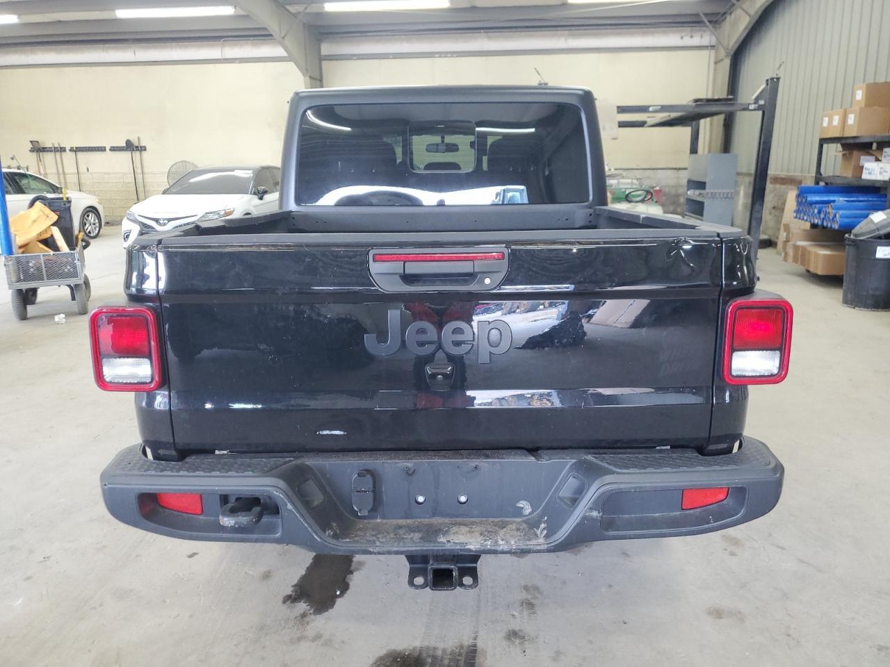 2021 Jeep Gladiator Sport - Фото 6
