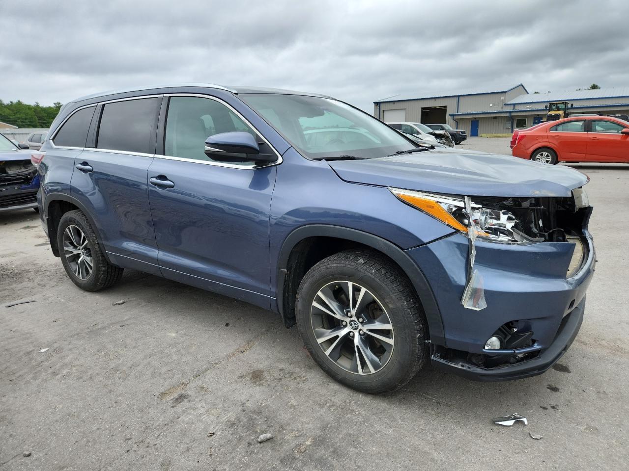 2016 Toyota Highlander Xle - Image 4