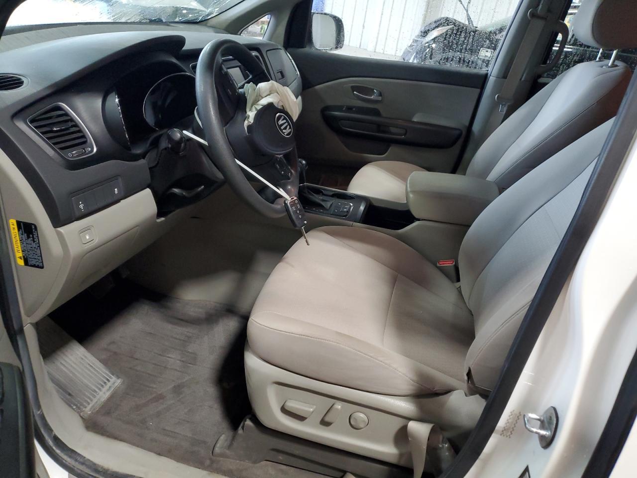 2016 Kia Sedona Lx - Image 7