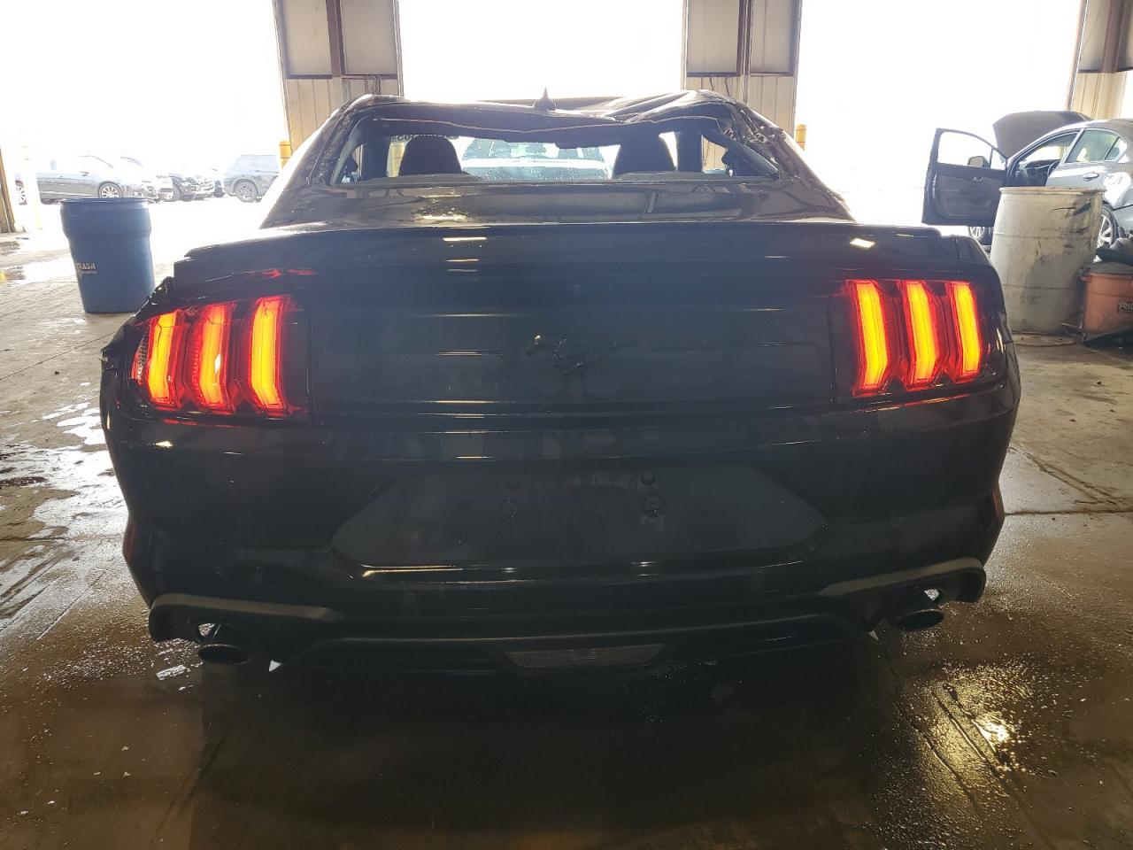 2022 Ford Mustang - Фото 6