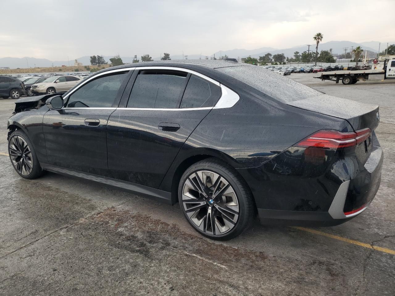 2025 BMW 530 I - Фото 2