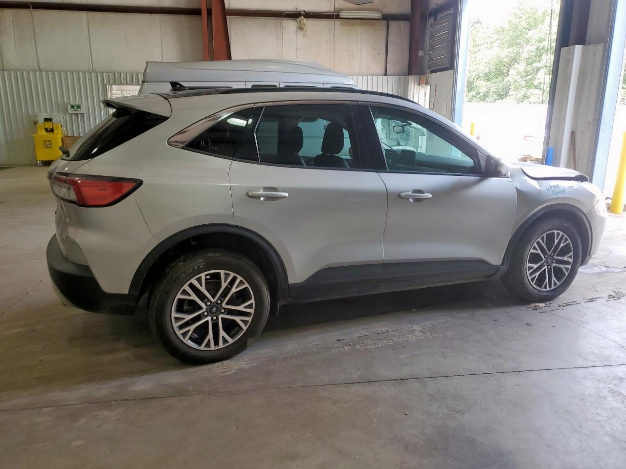 2020 Ford Escape Sel - Фото 3