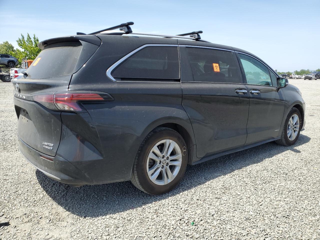 2021 Toyota Sienna Limited - Image 3