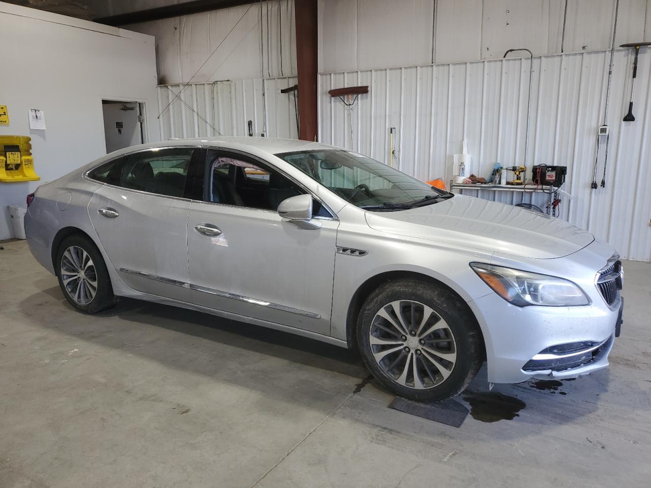 2017 Buick Lacrosse Essence - Image 4