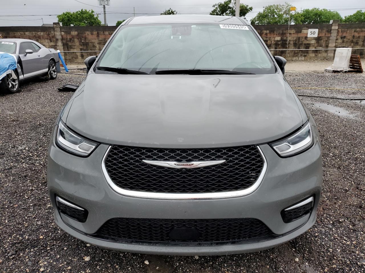 2023 Chrysler Pacifica Touring L - Image 5