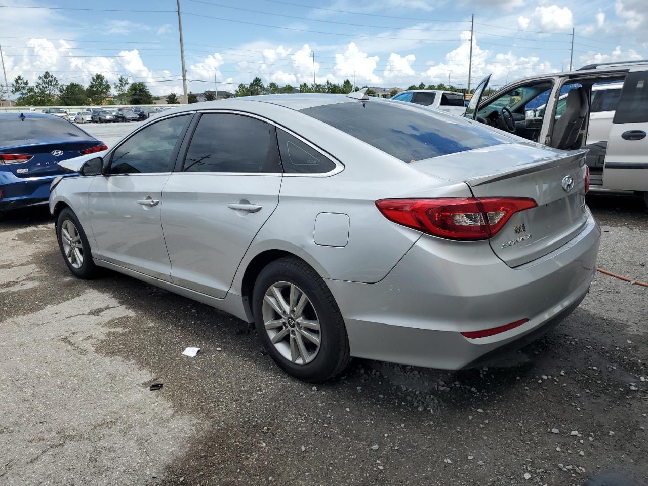 2017 Hyundai Sonata Se - Фото 2