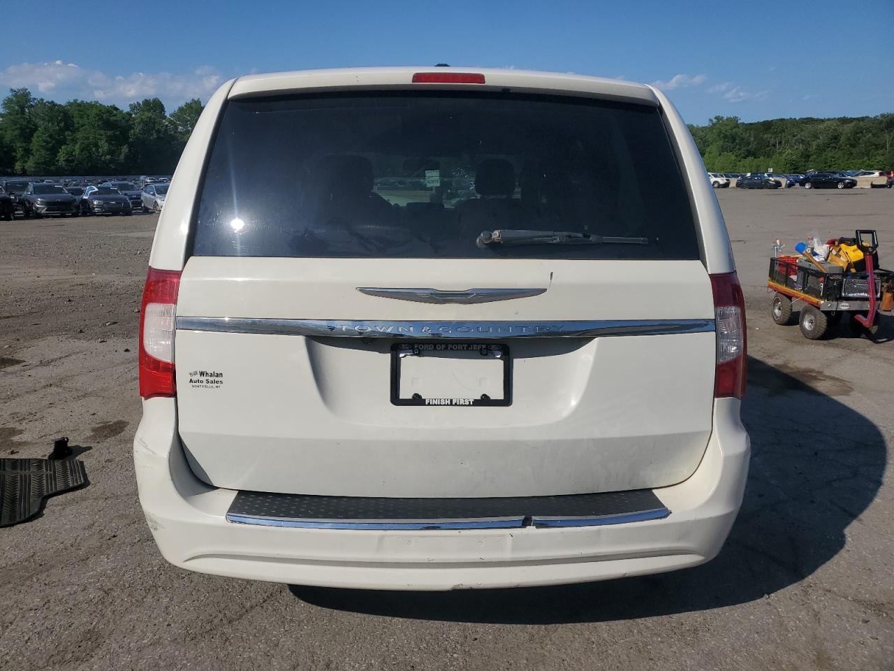 2012 Chrysler Town & Country Touring - Фото 6