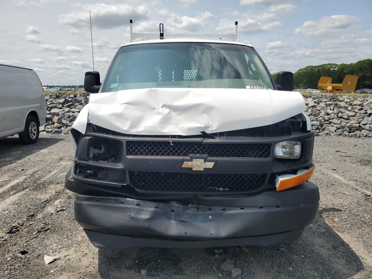 2017 Chevrolet Express G2500 - Фото 5