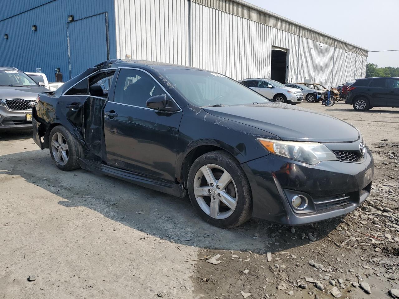 2014 Toyota Camry L - Image 4