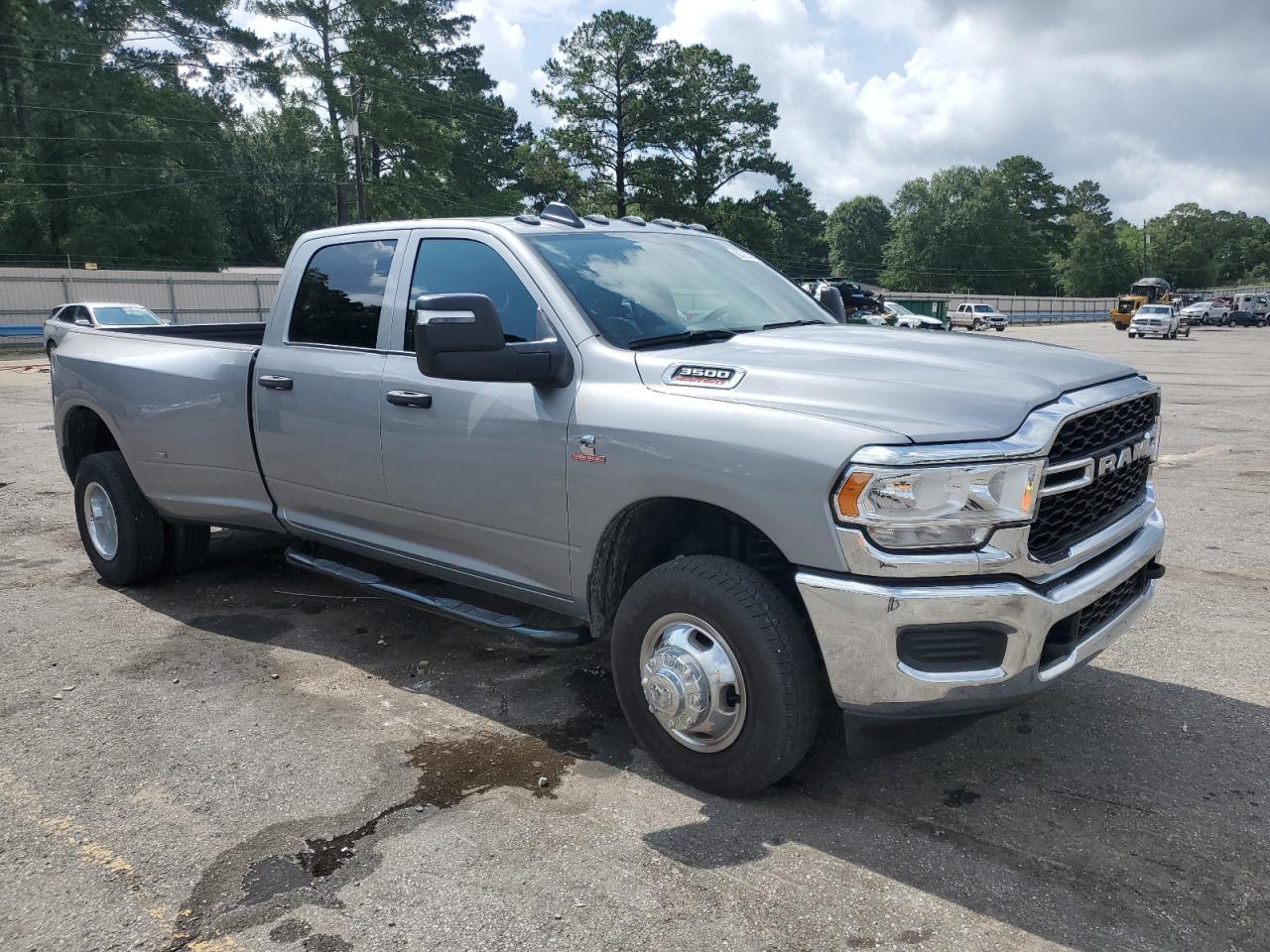 2024 Ram 3500 Tradesman - Фото 4