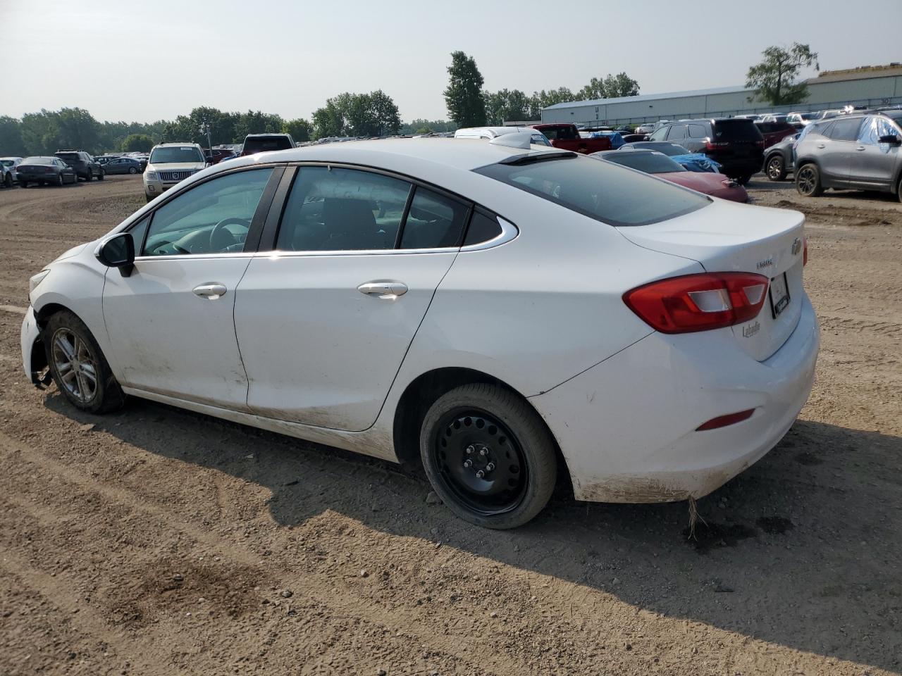 2017 Chevrolet Cruze Lt - Image 2