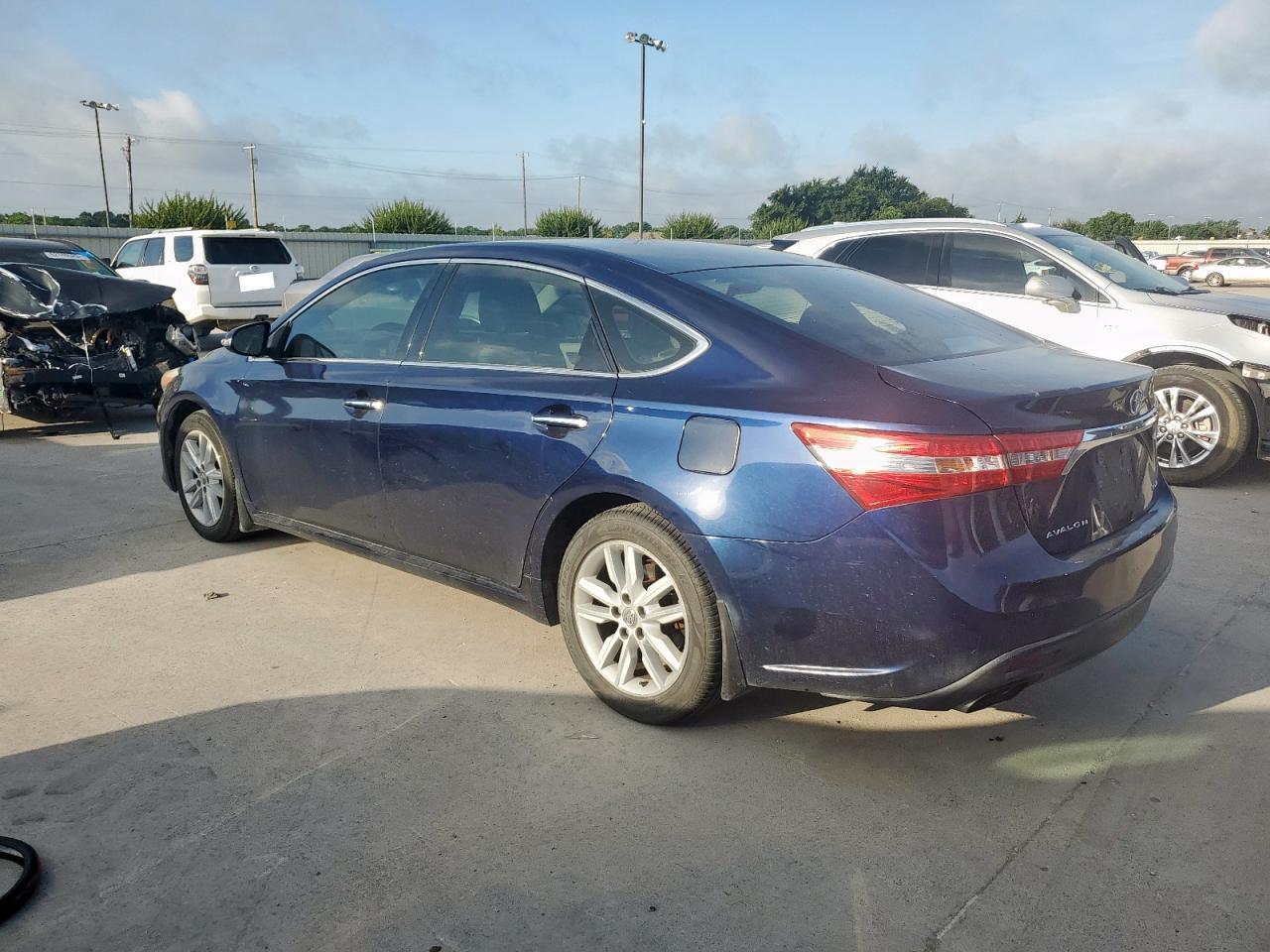 2013 Toyota Avalon Base - Фото 2