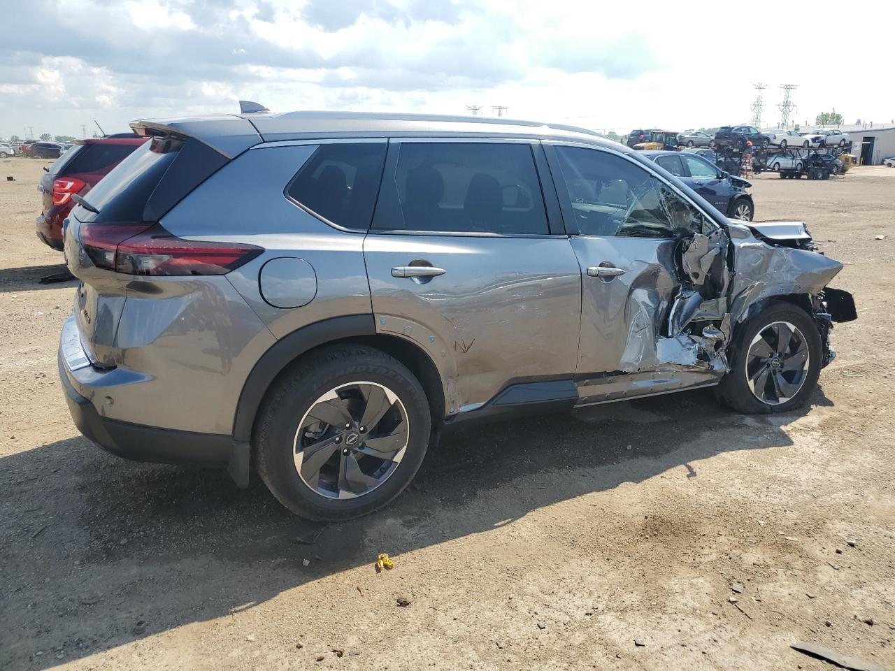 2024 Nissan Rogue Sv - Image 3