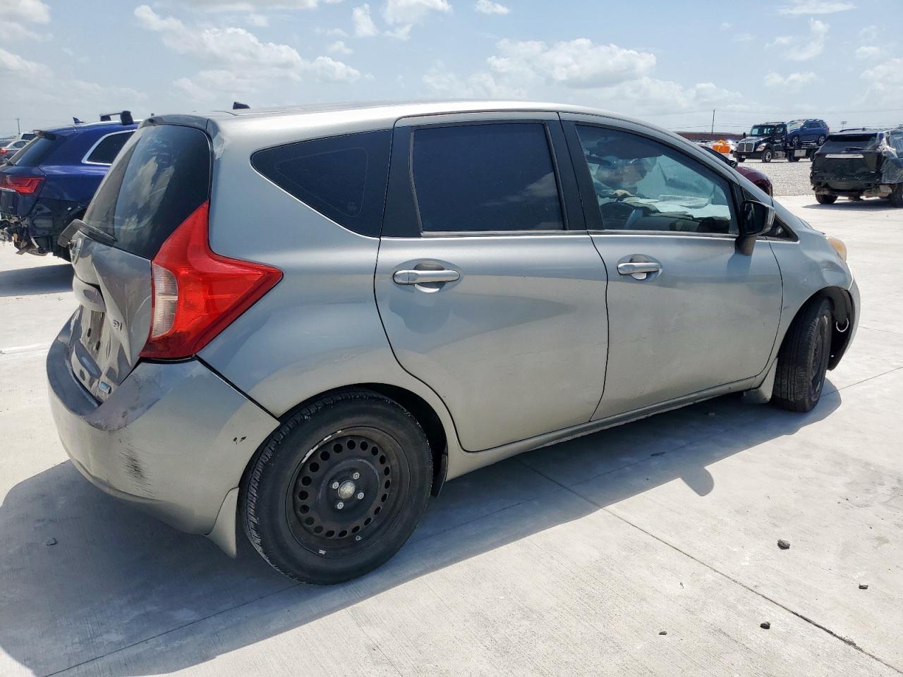 2015 Nissan Versa Note S - Фото 3