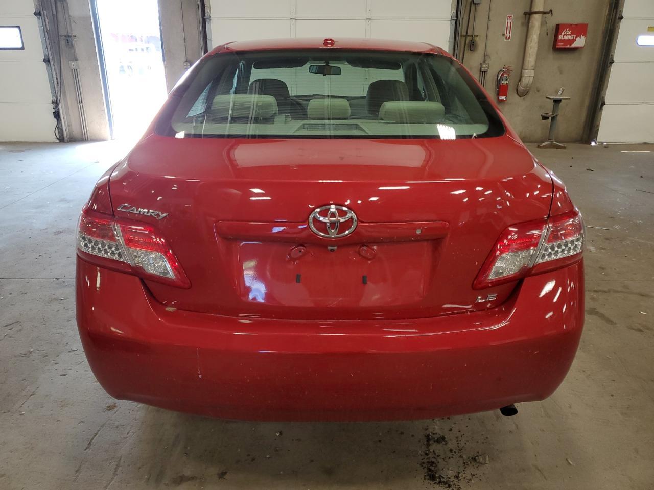 2011 Toyota Camry Base - Фото 6