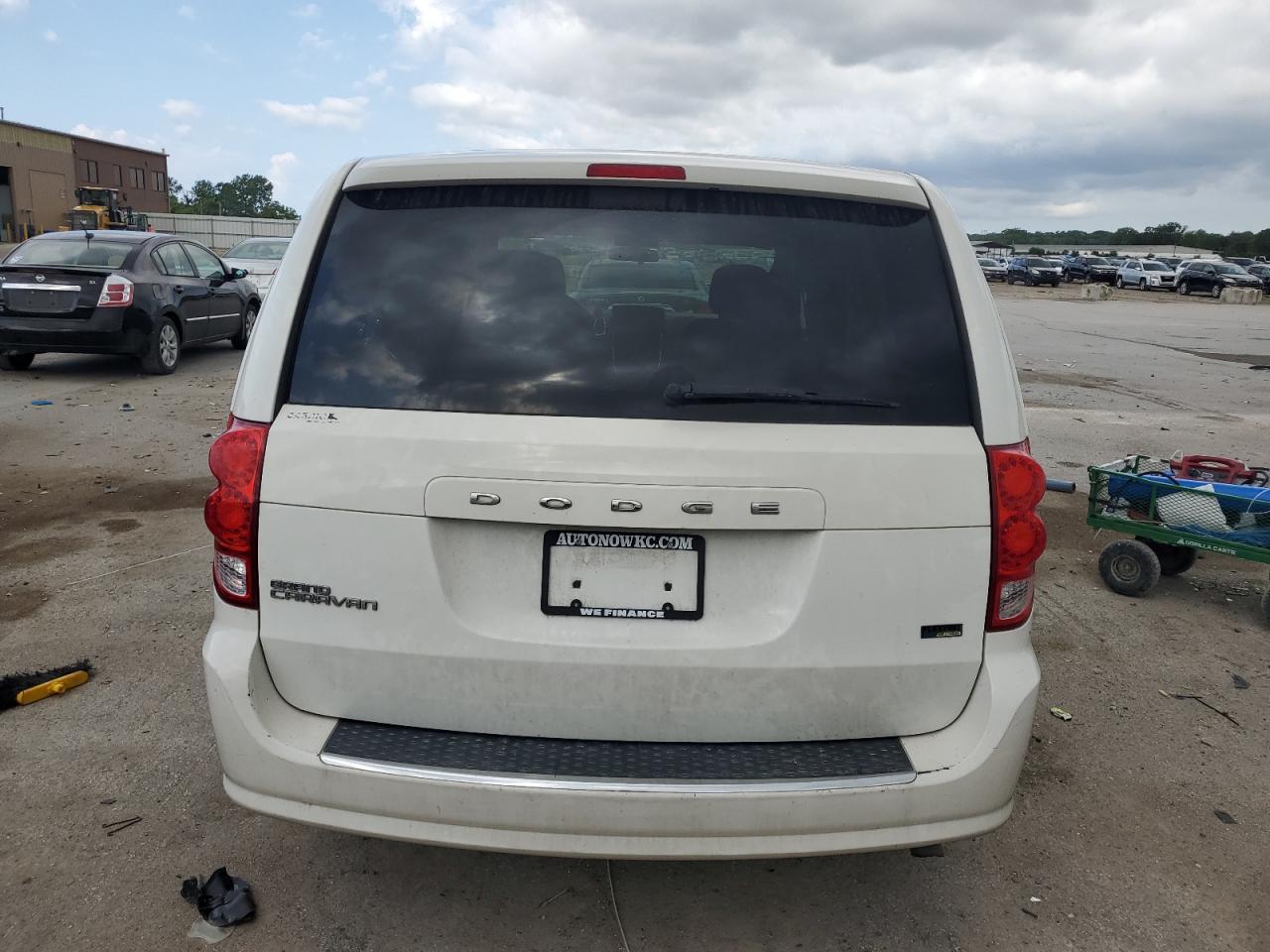2011 Dodge Grand Caravan Express - Image 6