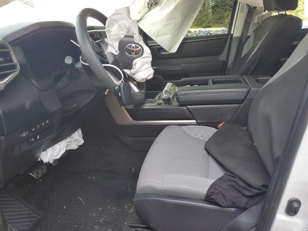 2024 Toyota Tundra Crewmax Sr - Image 7