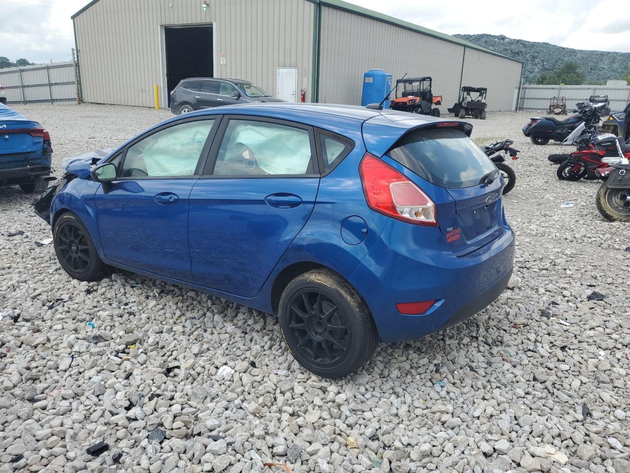 2019 Ford Fiesta Se - Image 2