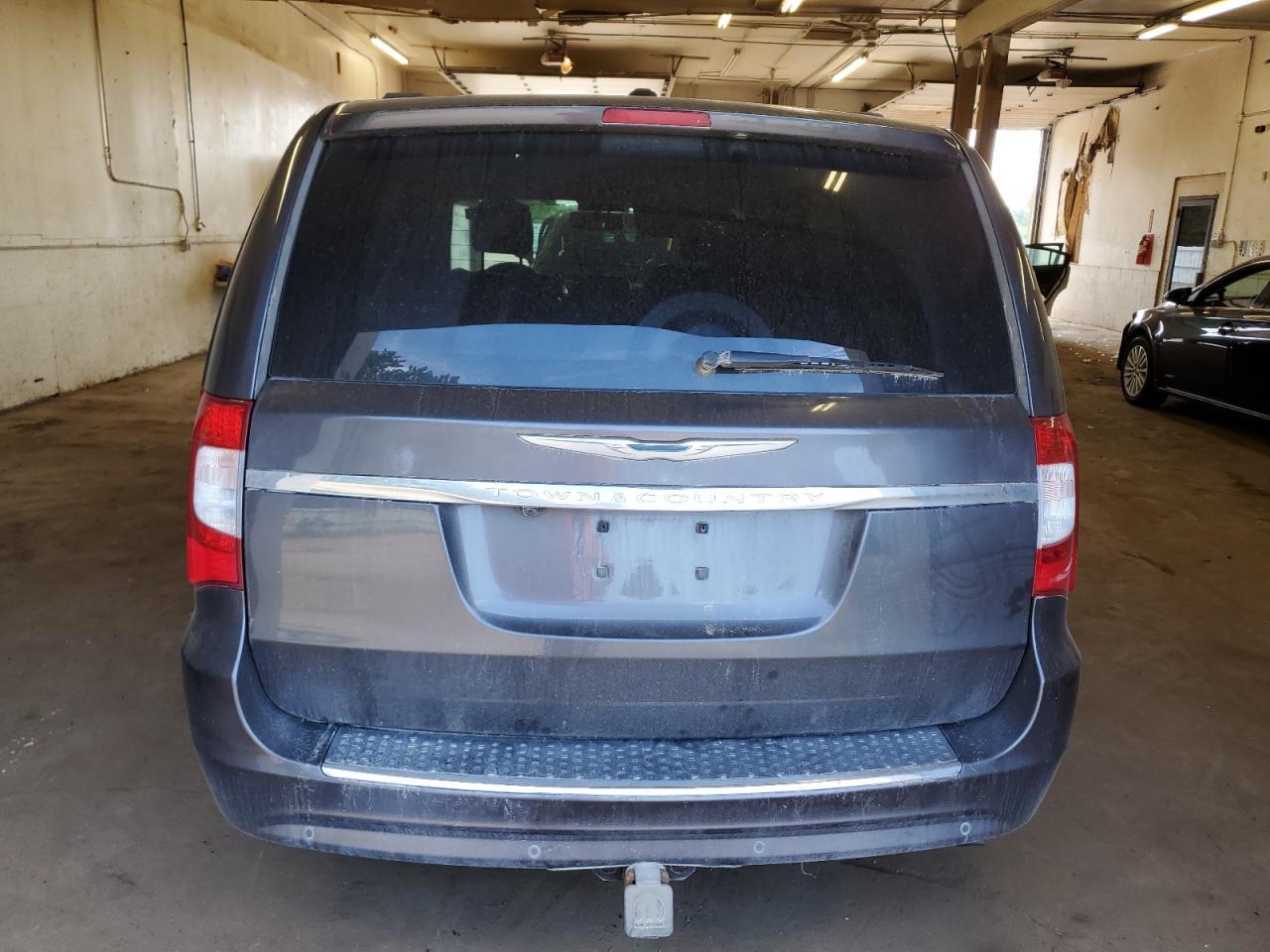 2014 Chrysler Town & Country Touring L - Фото 6