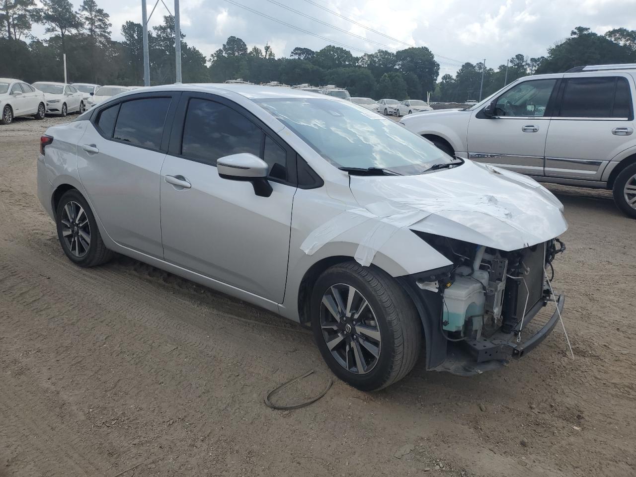 2021 Nissan Versa Sv - Image 4