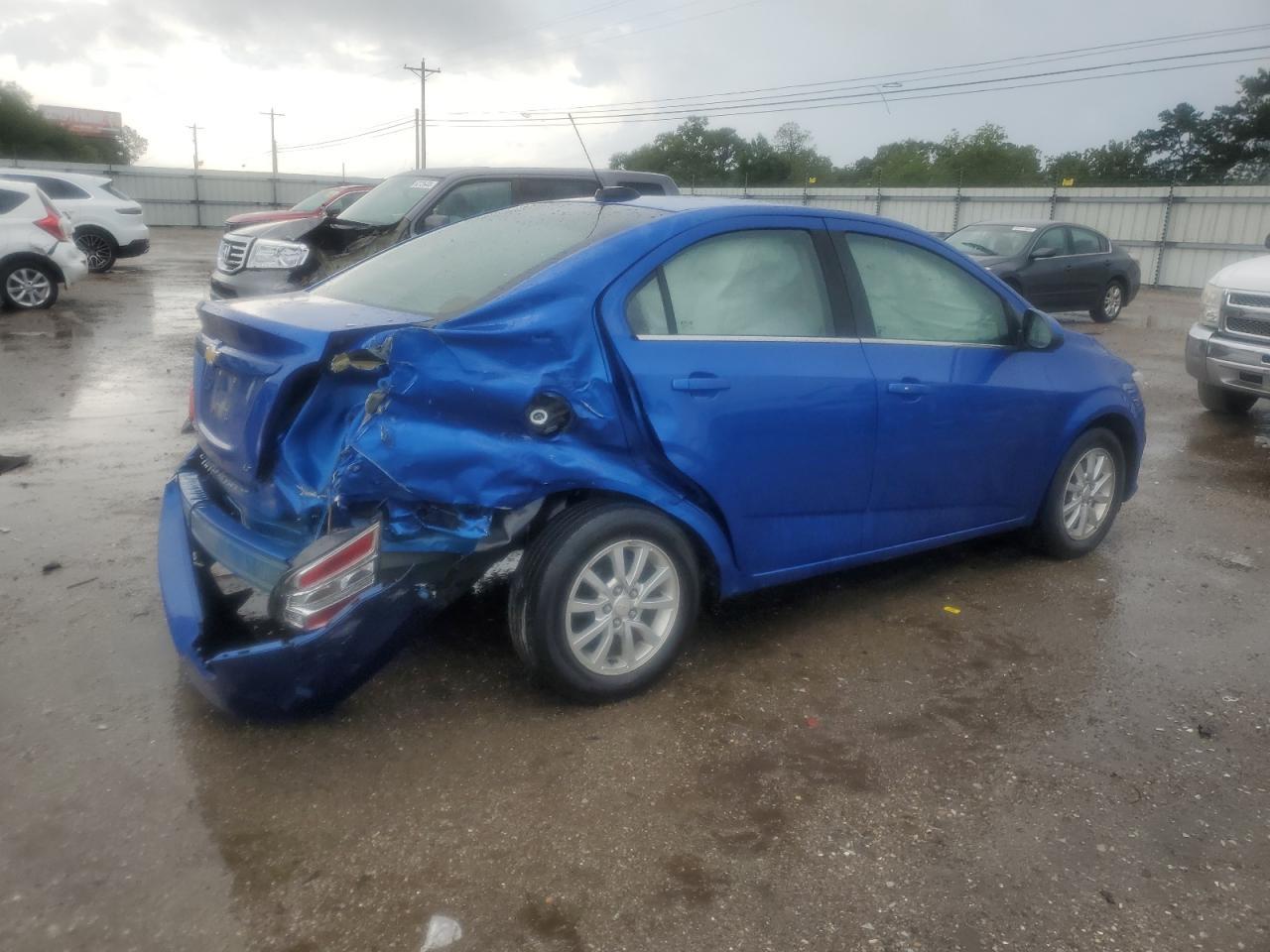 2020 Chevrolet Sonic Lt - Image 3