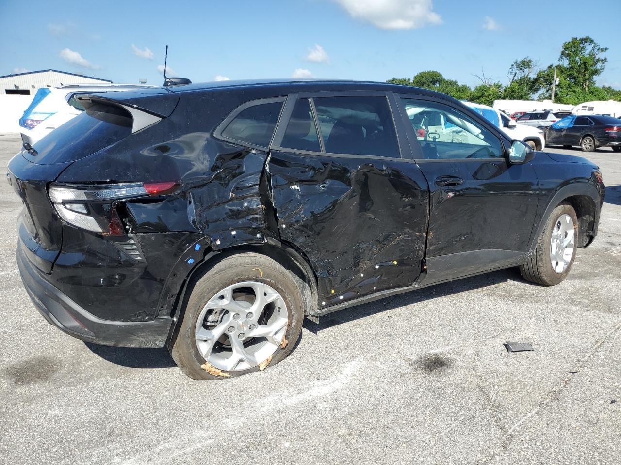 2025 Chevrolet Trax Ls - Image 3
