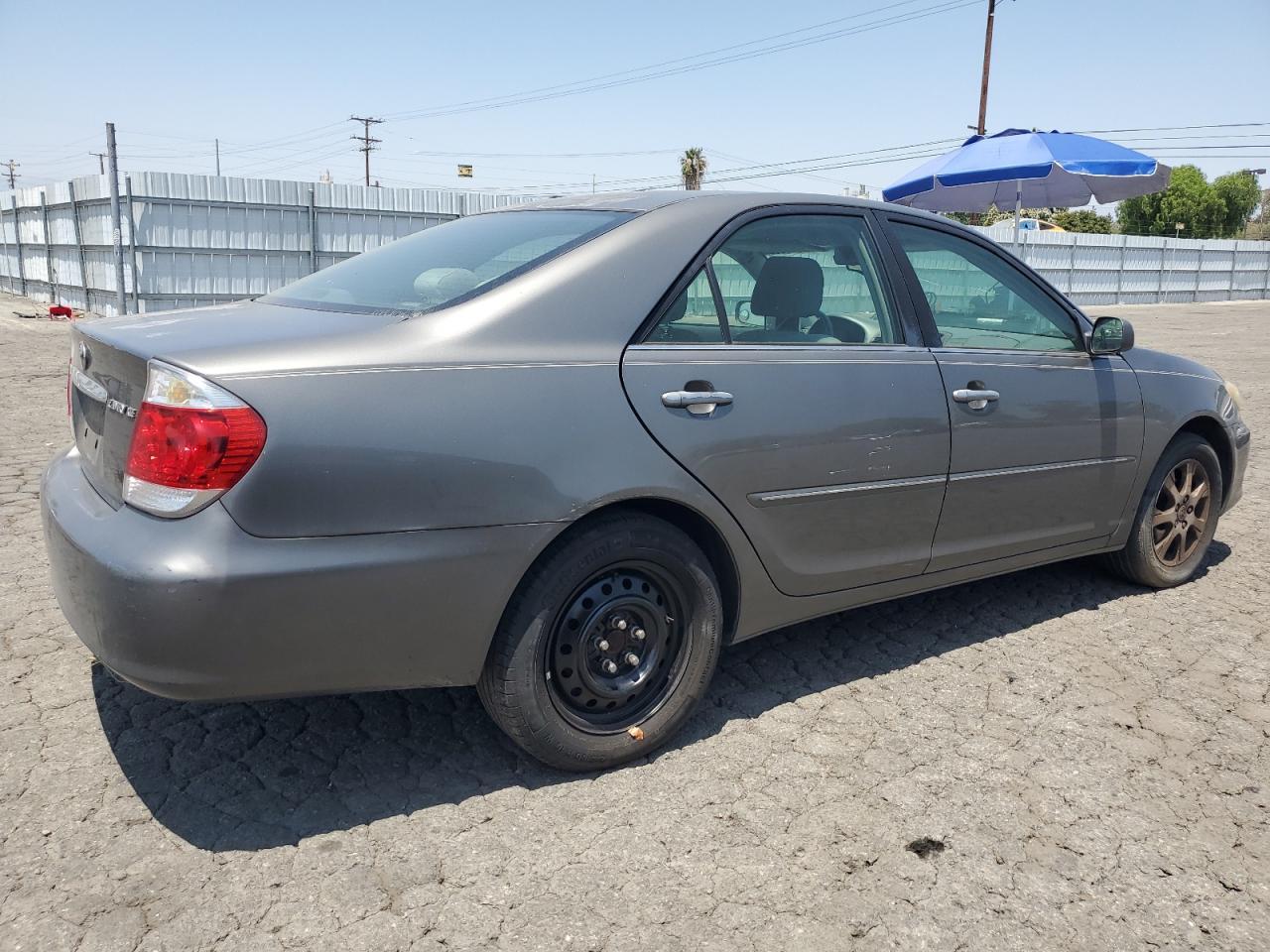 2005 Toyota Camry Le - Фото 3