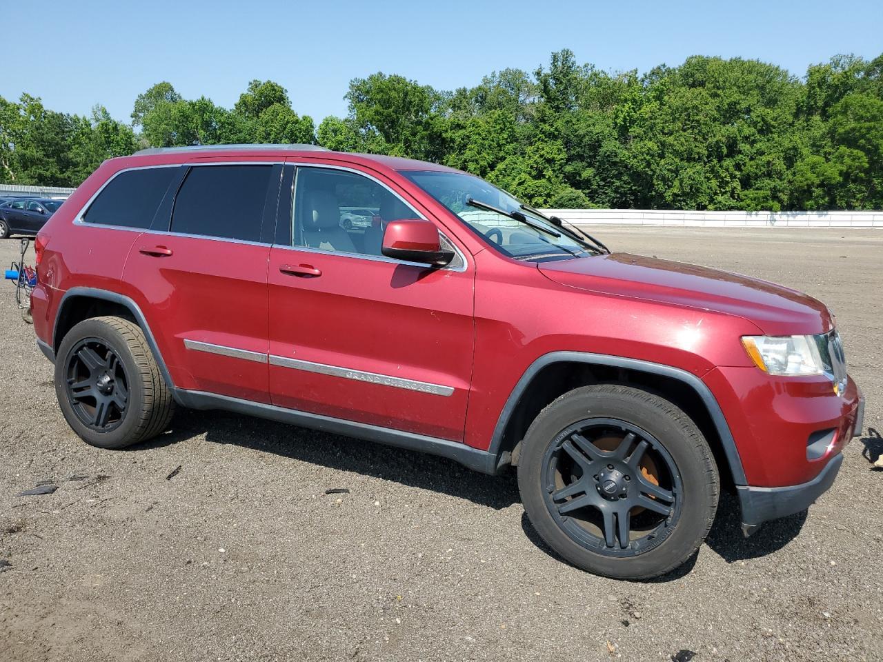2013 Jeep Grand Cherokee Laredo - Image 4