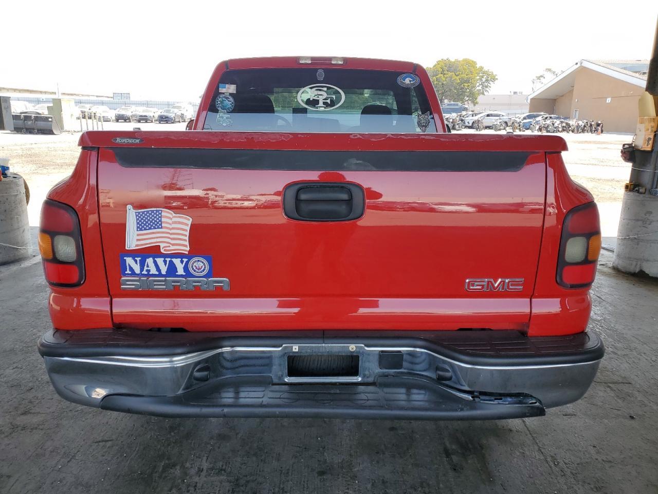 2004 GMC New Sierra C1500 - Image 6