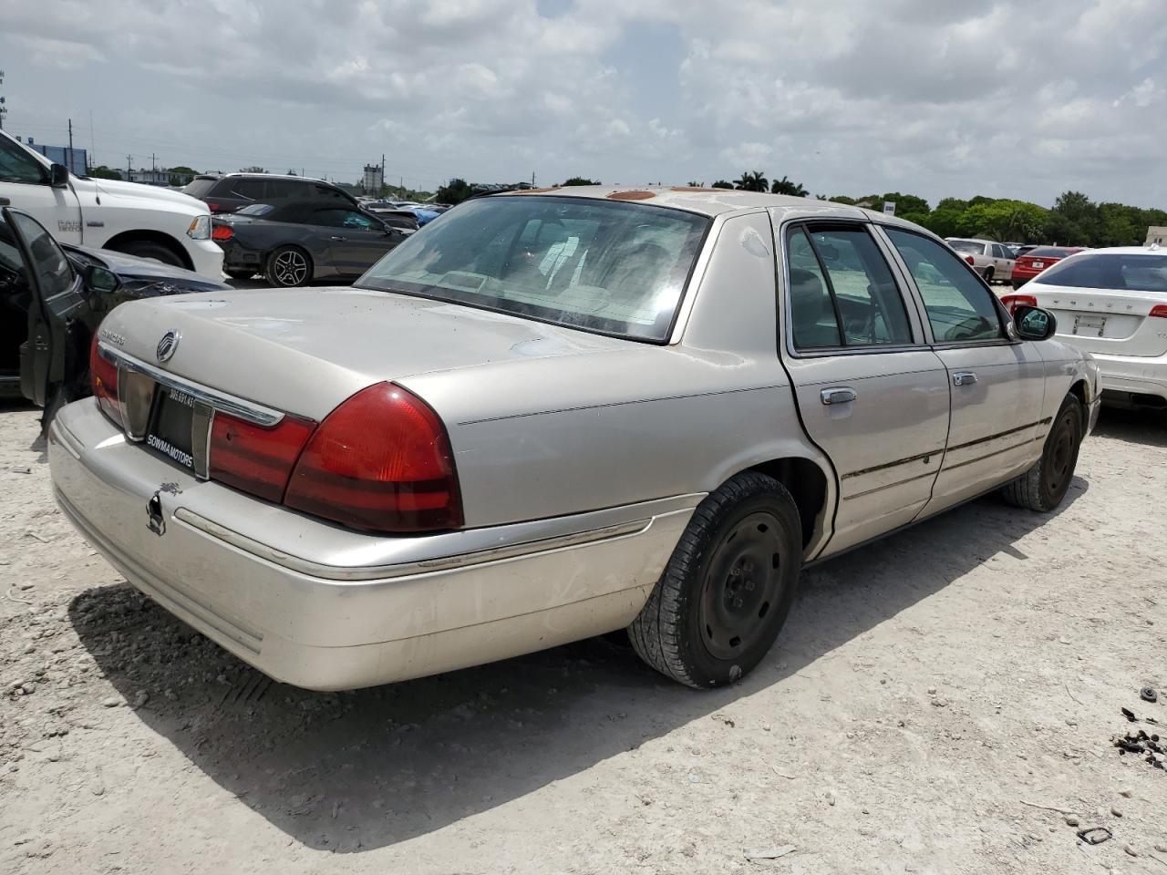 2003 Mercury Grand Marquis Gs - Image 3