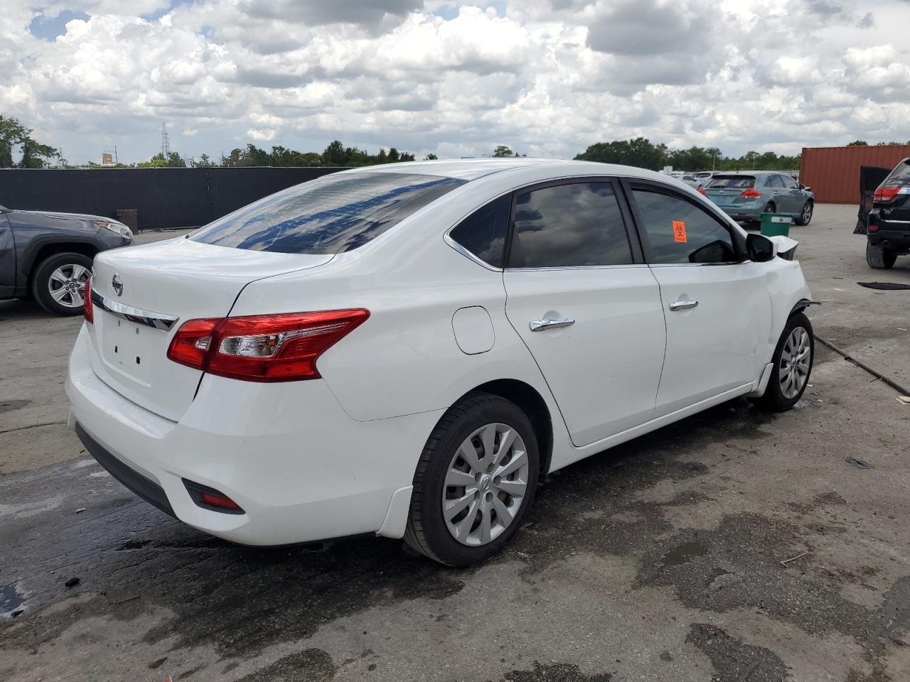 2017 Nissan Sentra S - Фото 3