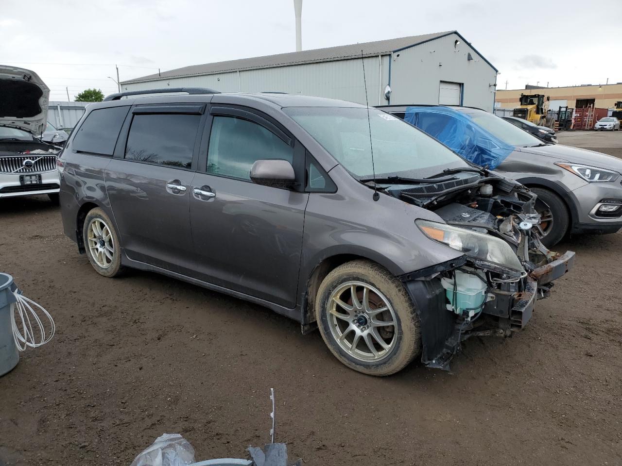 2014 Toyota Sienna Sport - Image 4