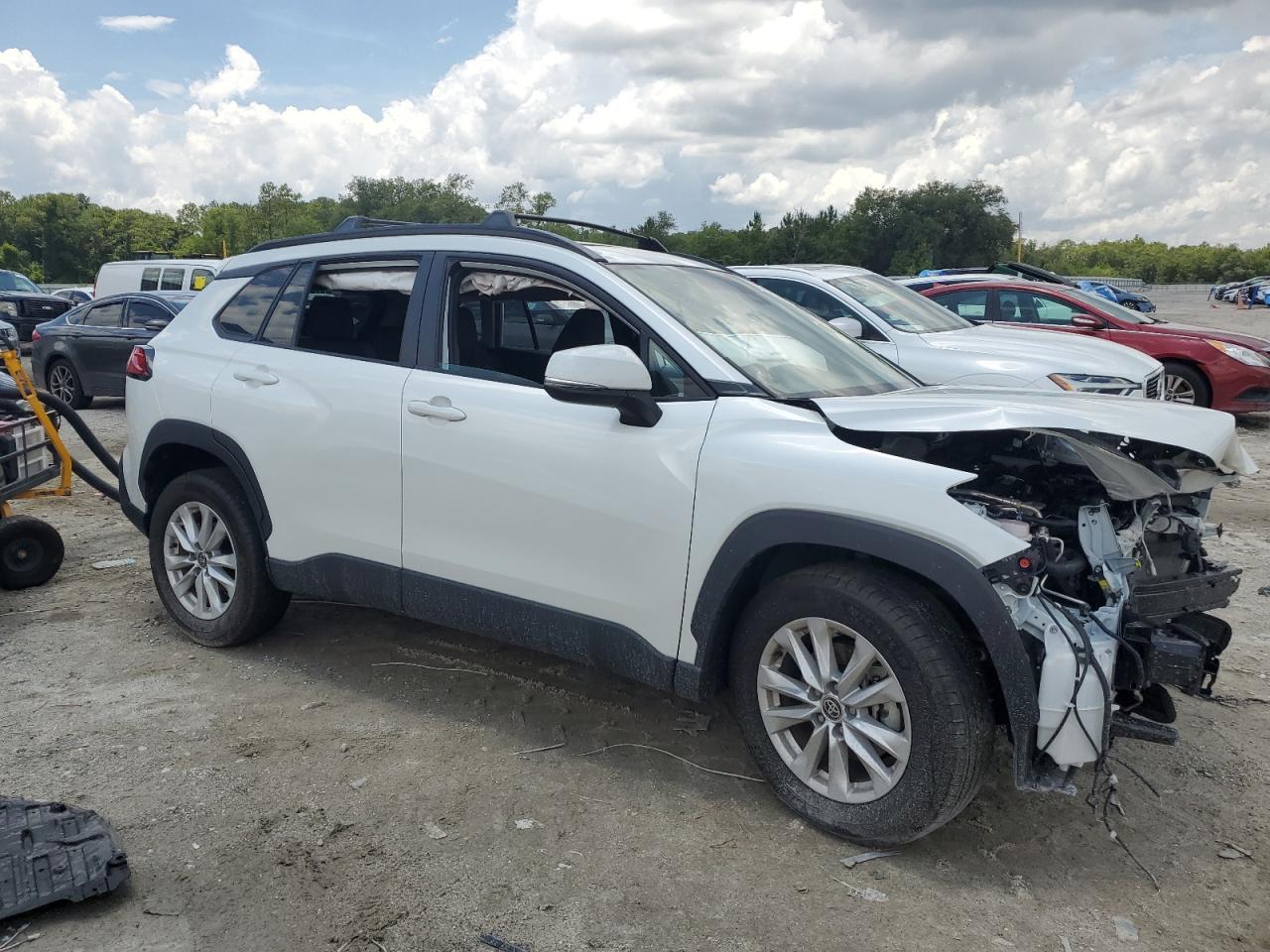 2022 Toyota Corolla Cross Le - Фото 4