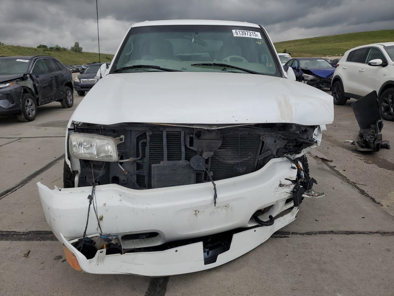 2000 Cadillac Escalade - Image 5