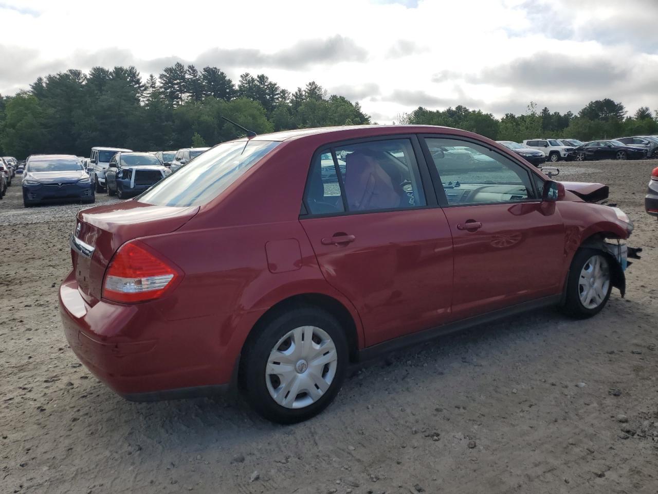 2011 Nissan Versa S - Фото 3