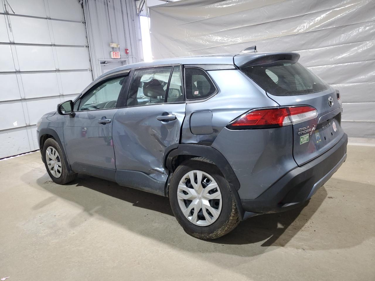 2023 Toyota Corolla Cross L - Image 2