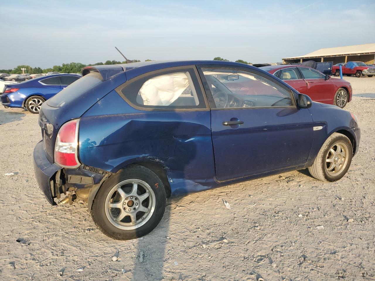 2011 Hyundai Accent Gl - Image 3