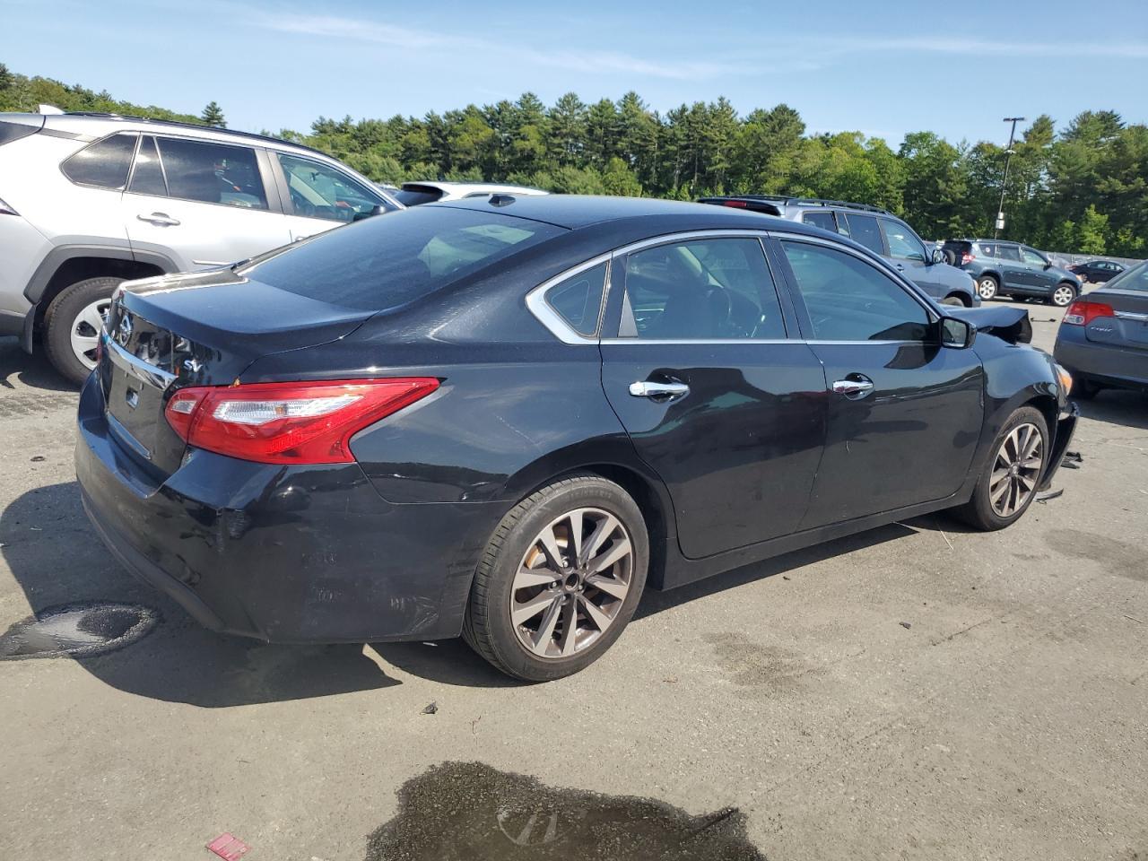2017 Nissan Altima 2.5 - Image 3