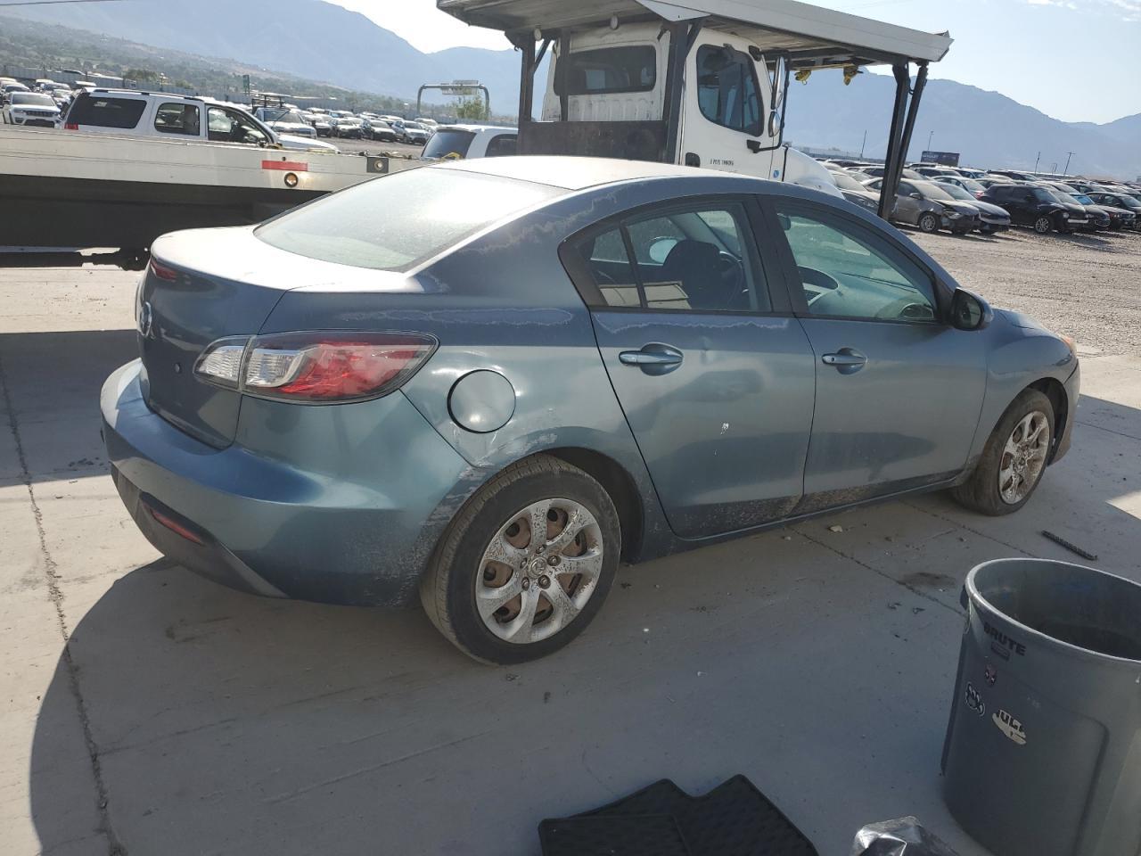 2010 Mazda 3 I - Image 3